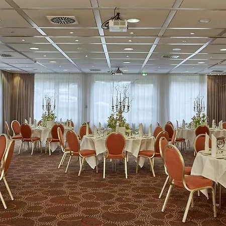 H+ Wiesbaden ホテル 4*