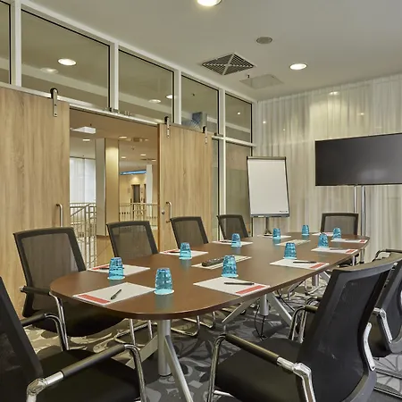 Hotel H+ Wiesbaden 4*