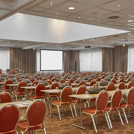 ホテル H+ Wiesbaden