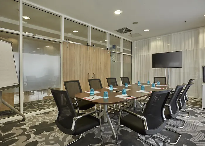 Hotel H+ Wiesbaden 4*