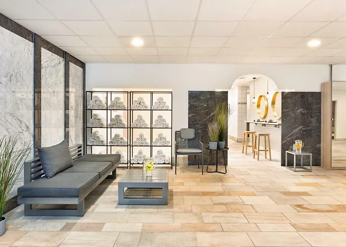 Hotel H+ Wiesbaden 4*